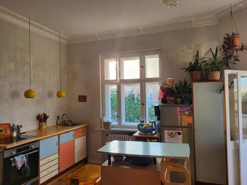 Zwischenmiete in möbliertem Altbau, Rote Insel/ Schöneberg, Mitte Juli - Mitte Dezember — photo 1